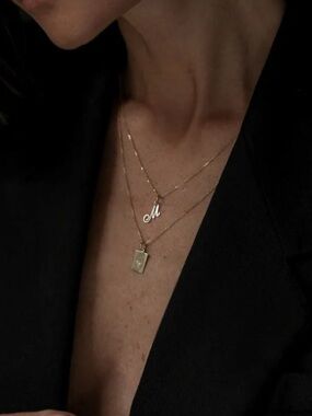 Like New - Never Worn | KINN Gold Love Letter Charm — N